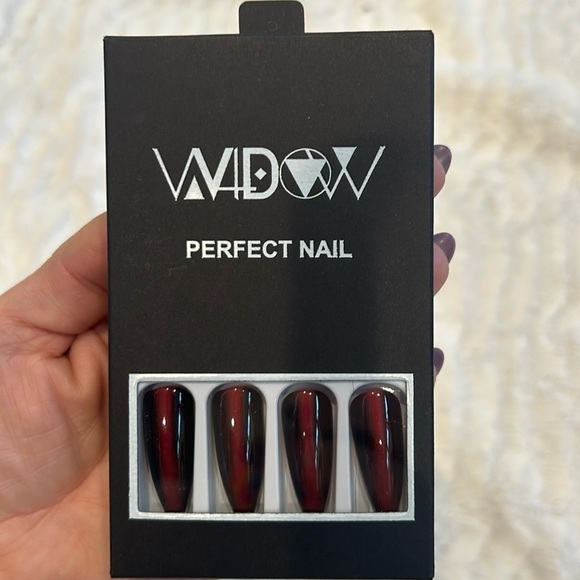 widow perfect nail press on nail set cat eye effect dark Red brand new in box - Picture 1 of 4